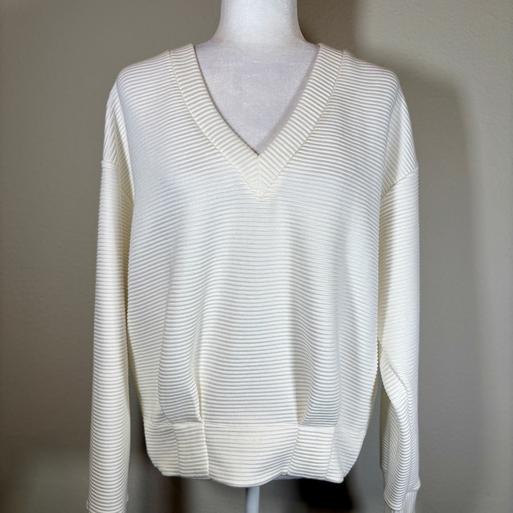NWT Evereve Brynn V Neck Ottoman Top Size Large